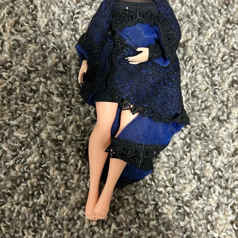 LOL Surprise! Fashion Doll Moonlight B.B. Navy Blue Black Gothic - Picture 3 of 4